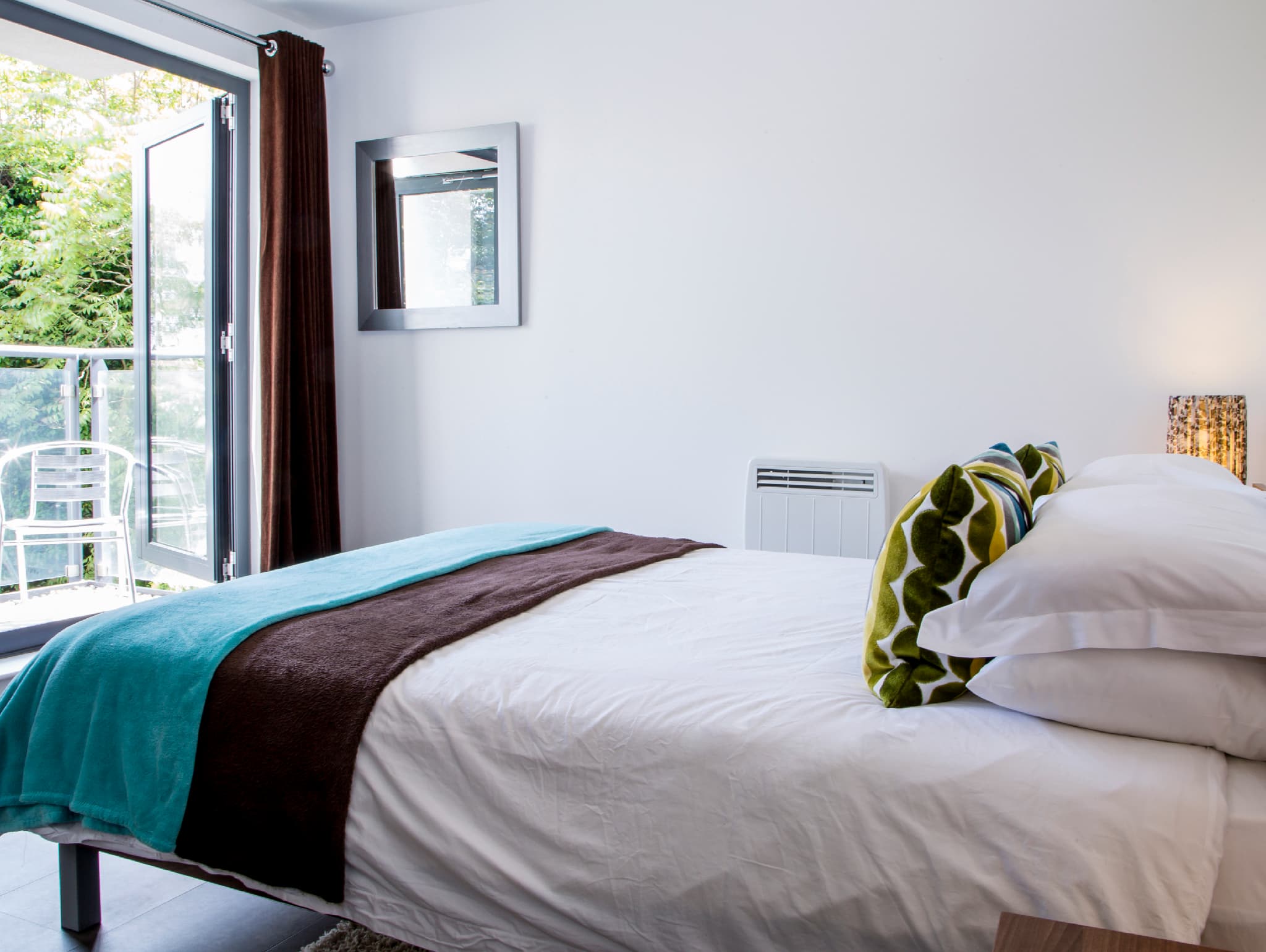 listing card gallery