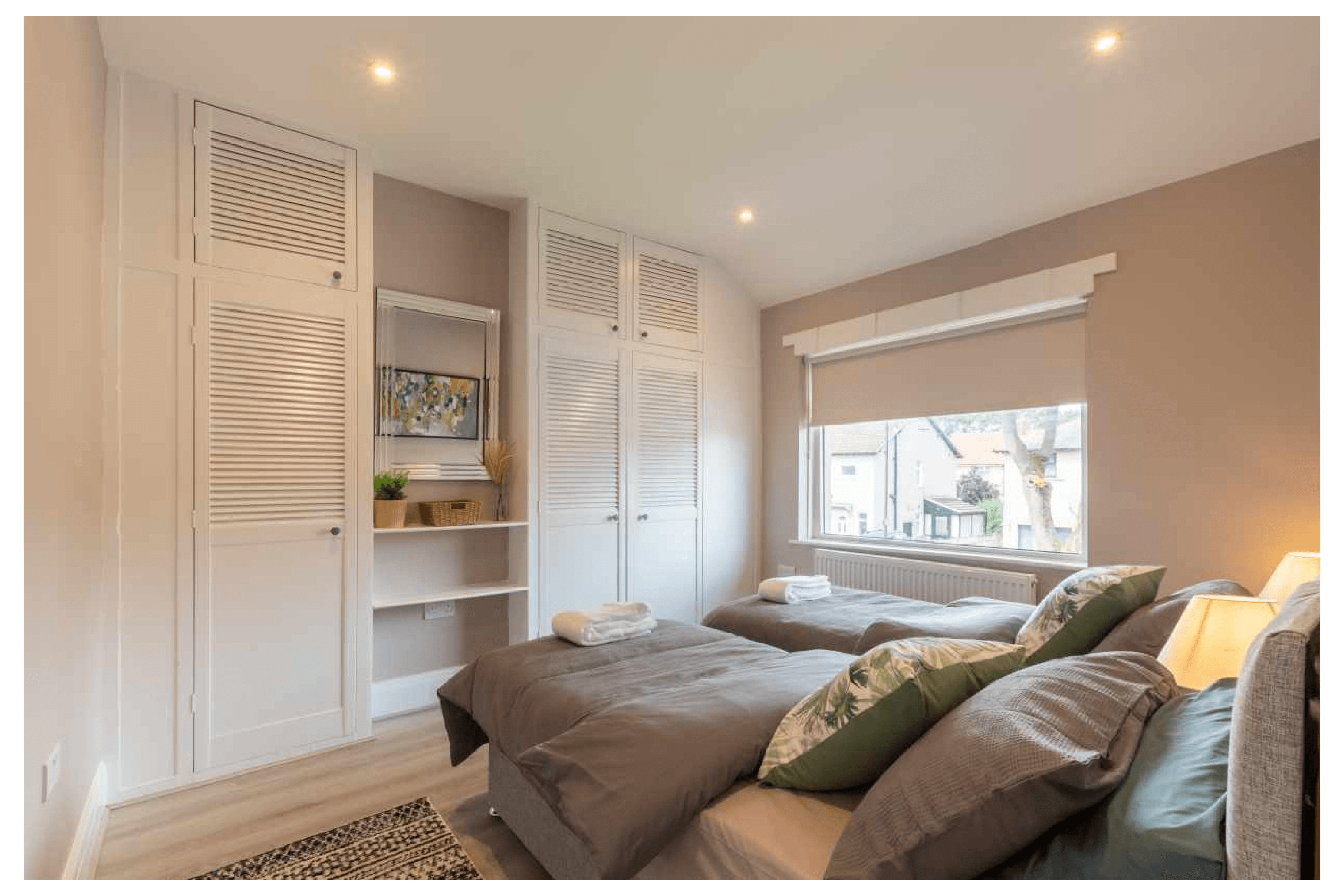 listing card gallery