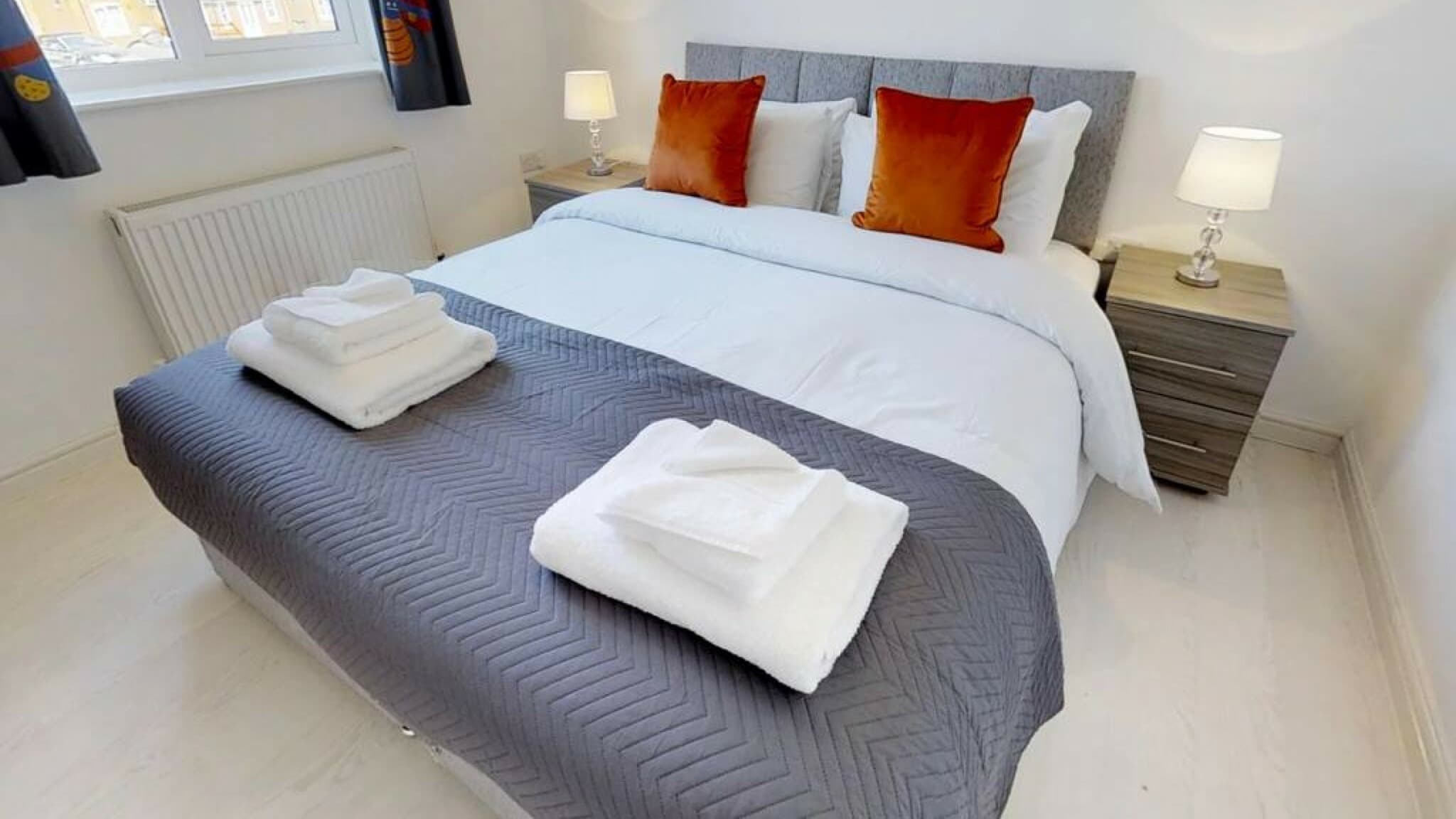 listing card gallery